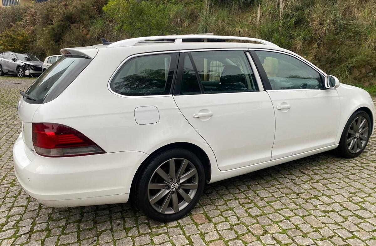 VOLKSWAGEN Golf V. 1.6 TDi Sportline