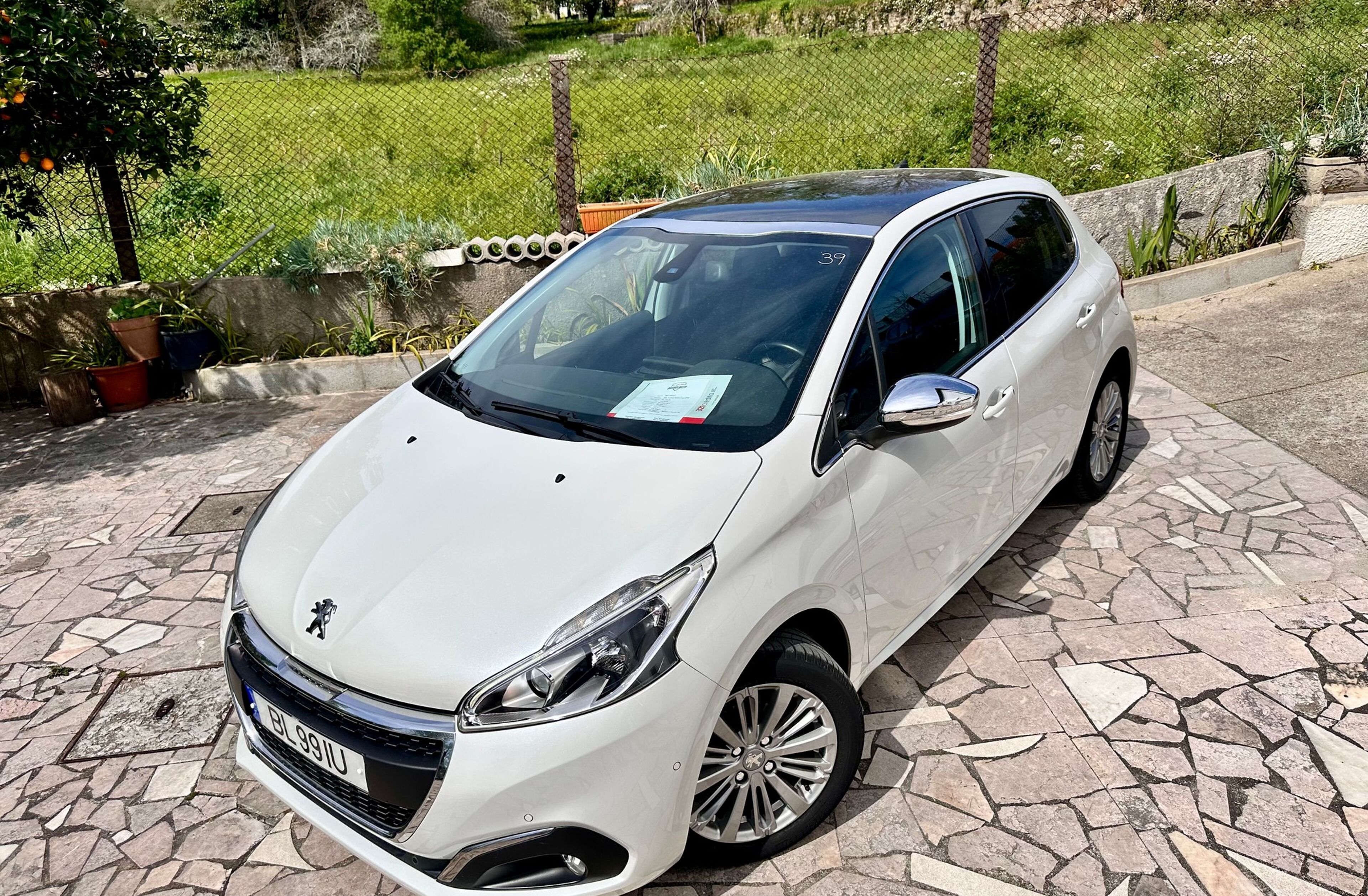 PEUGEOT 208 1.2 PureTech Allure