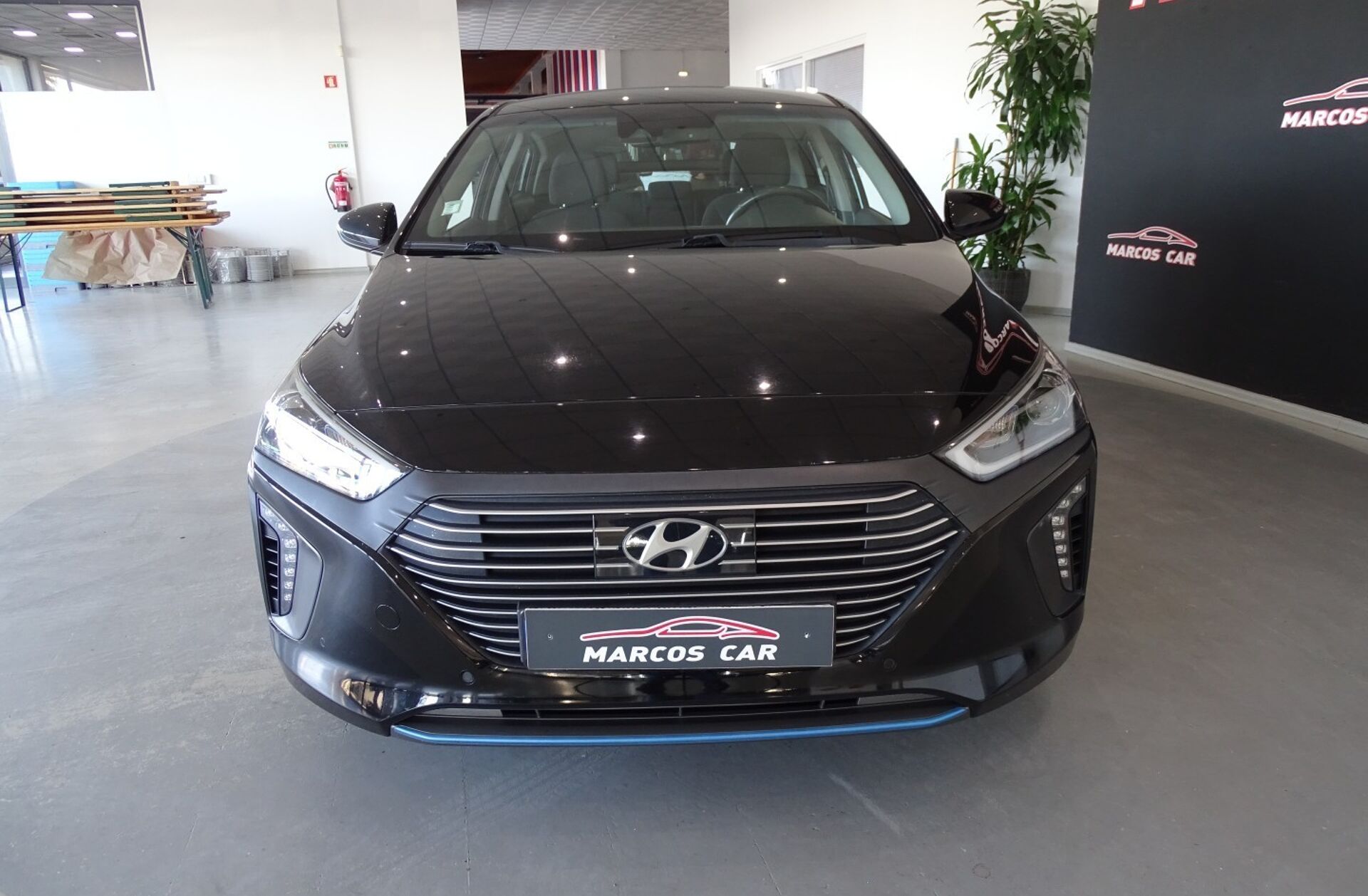 HYUNDAI Ioniq 1.6 GDI HEV Hybrid Tech