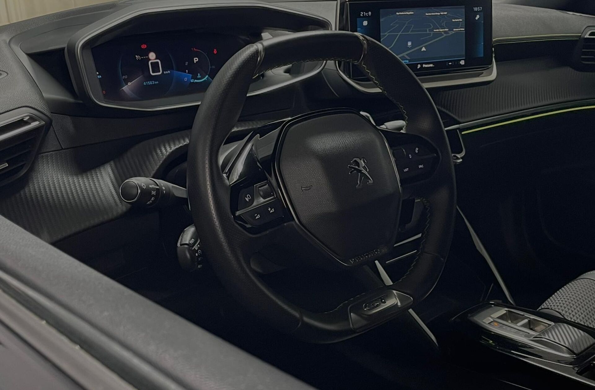 PEUGEOT 2008 1.2 PureTech GT EAT8