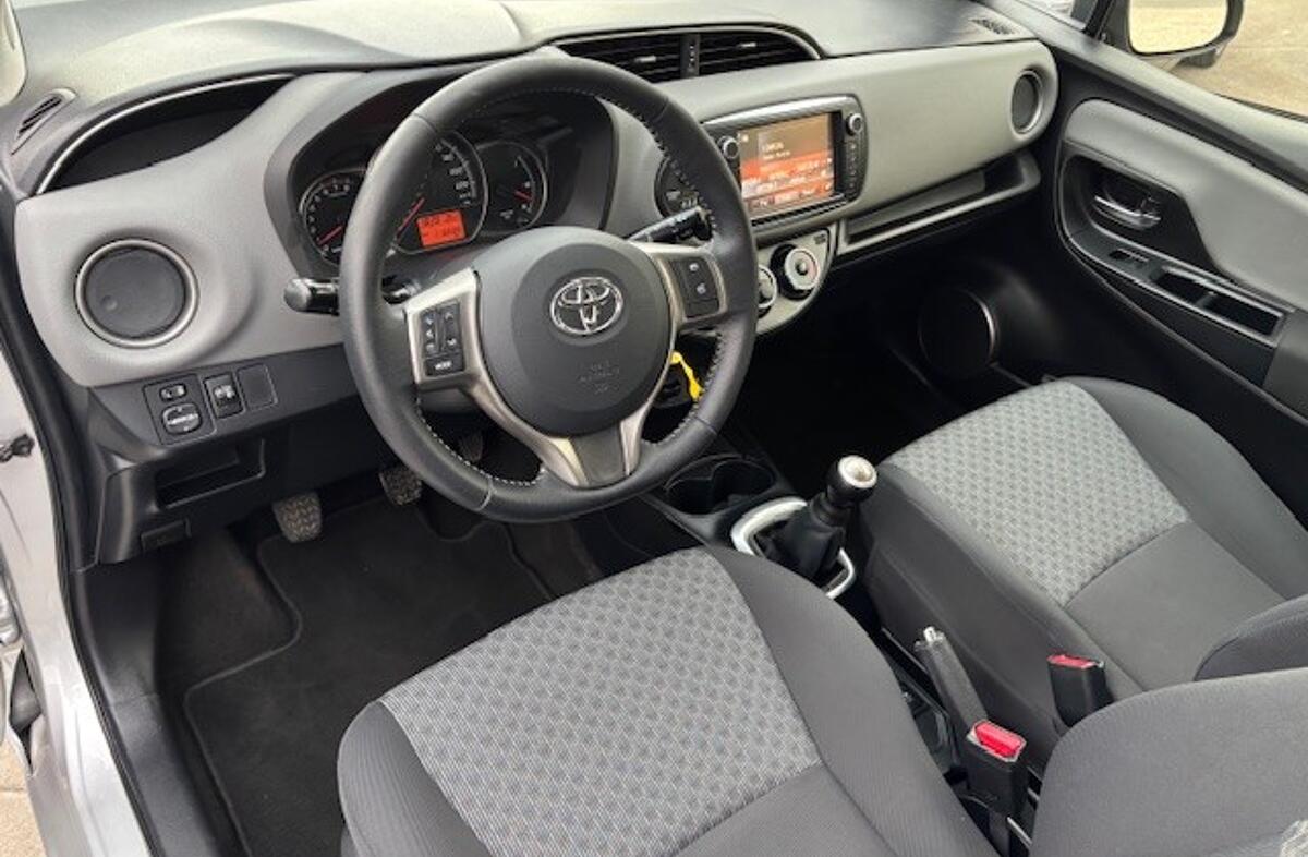 TOYOTA Yaris 1.0 VVT-i Comfort