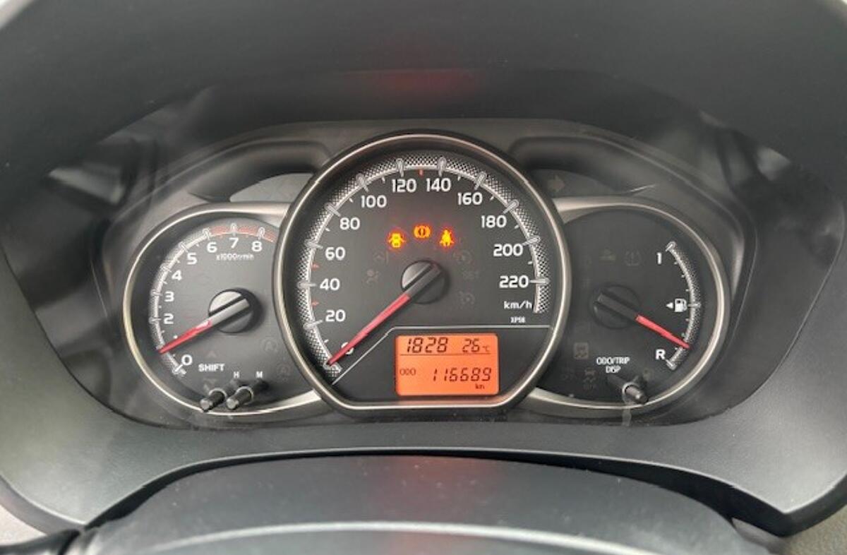 TOYOTA Yaris 1.0 VVT-i Comfort