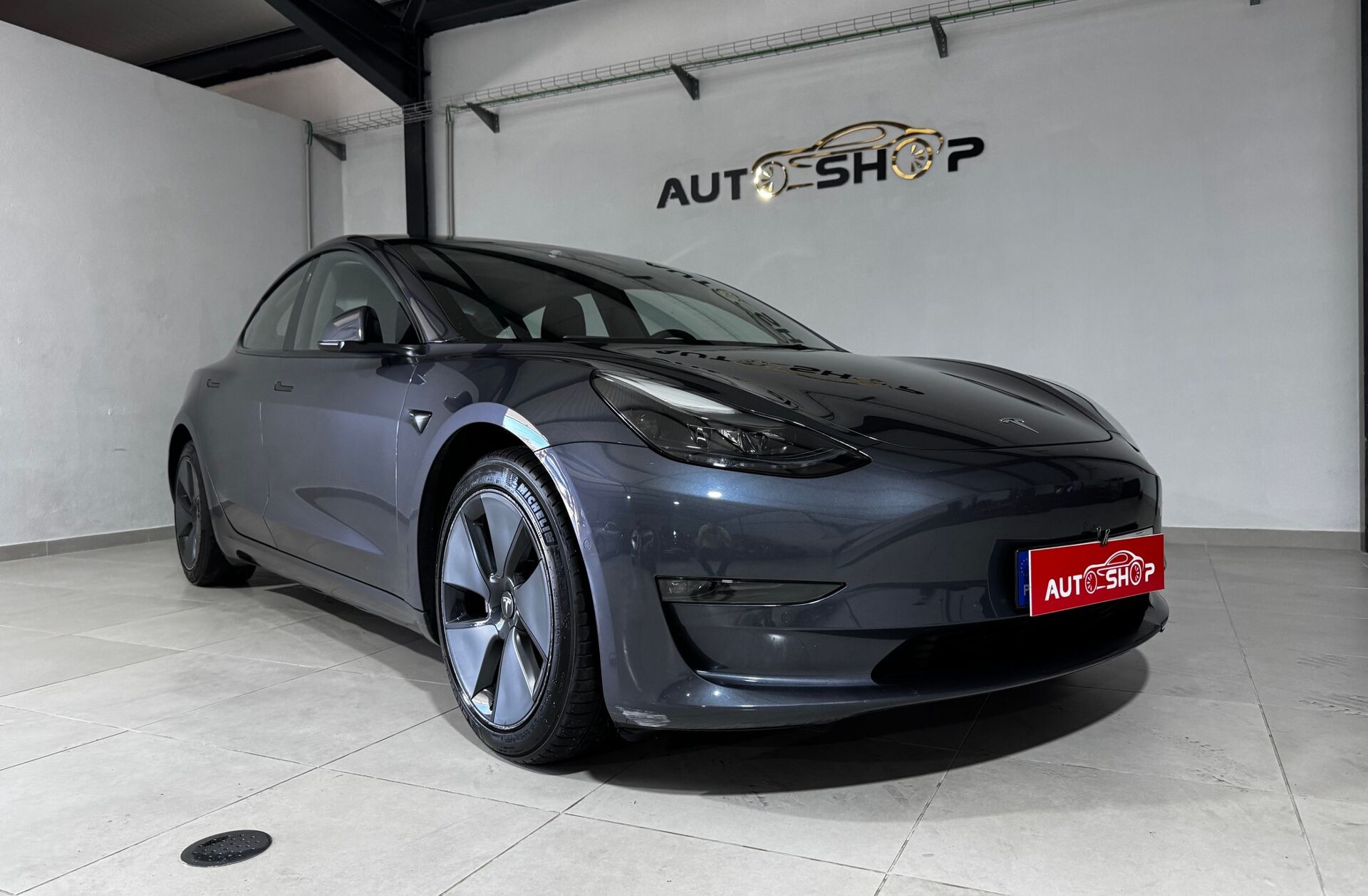 TESLA Model 3 Long Range Tração Integral