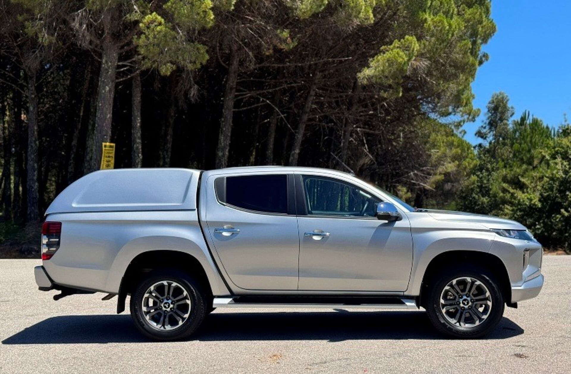 MITSUBISHI L 200 2.3 DI-D Strakar CD Connect Edition 4WD