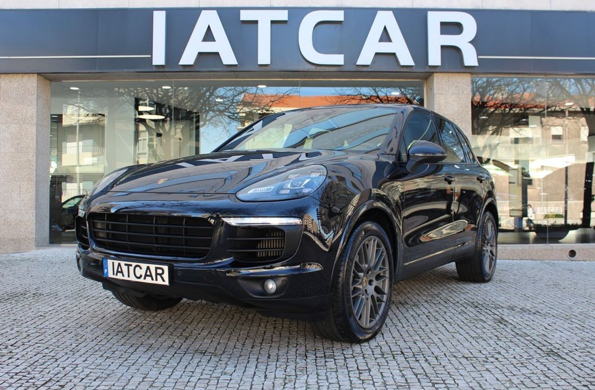 PORSCHE Cayenne Platinum Edition