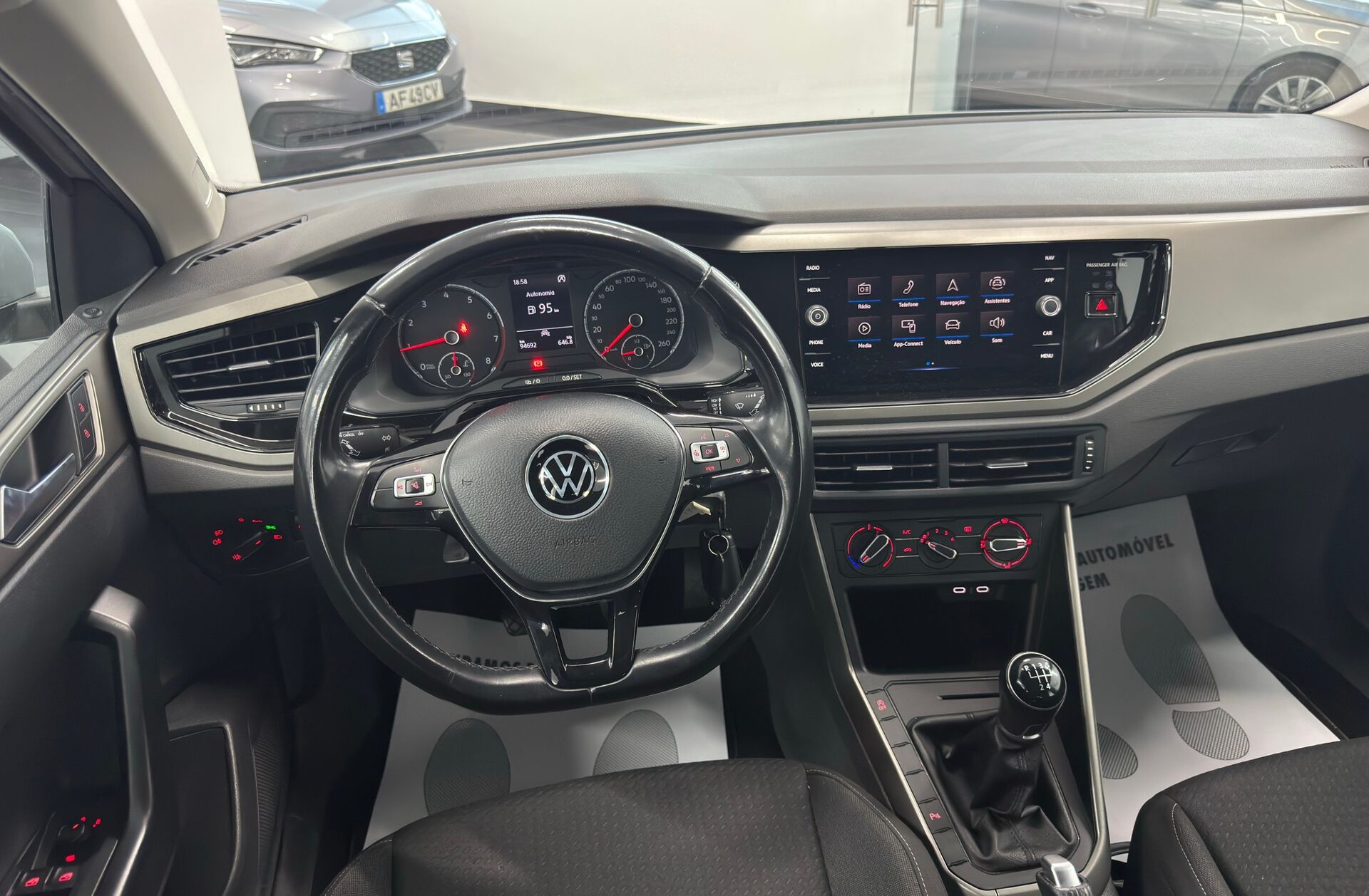 VOLKSWAGEN Polo 1.0 TSI Confortline