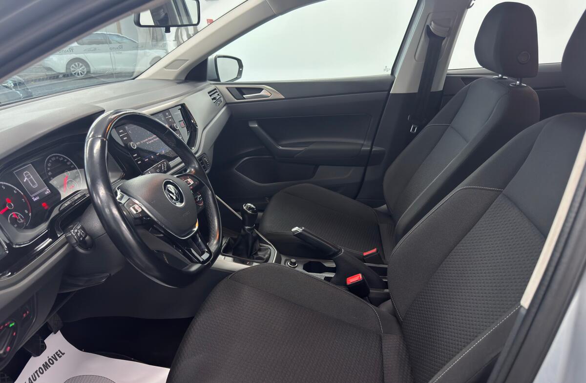 VOLKSWAGEN Polo 1.0 TSI Confortline
