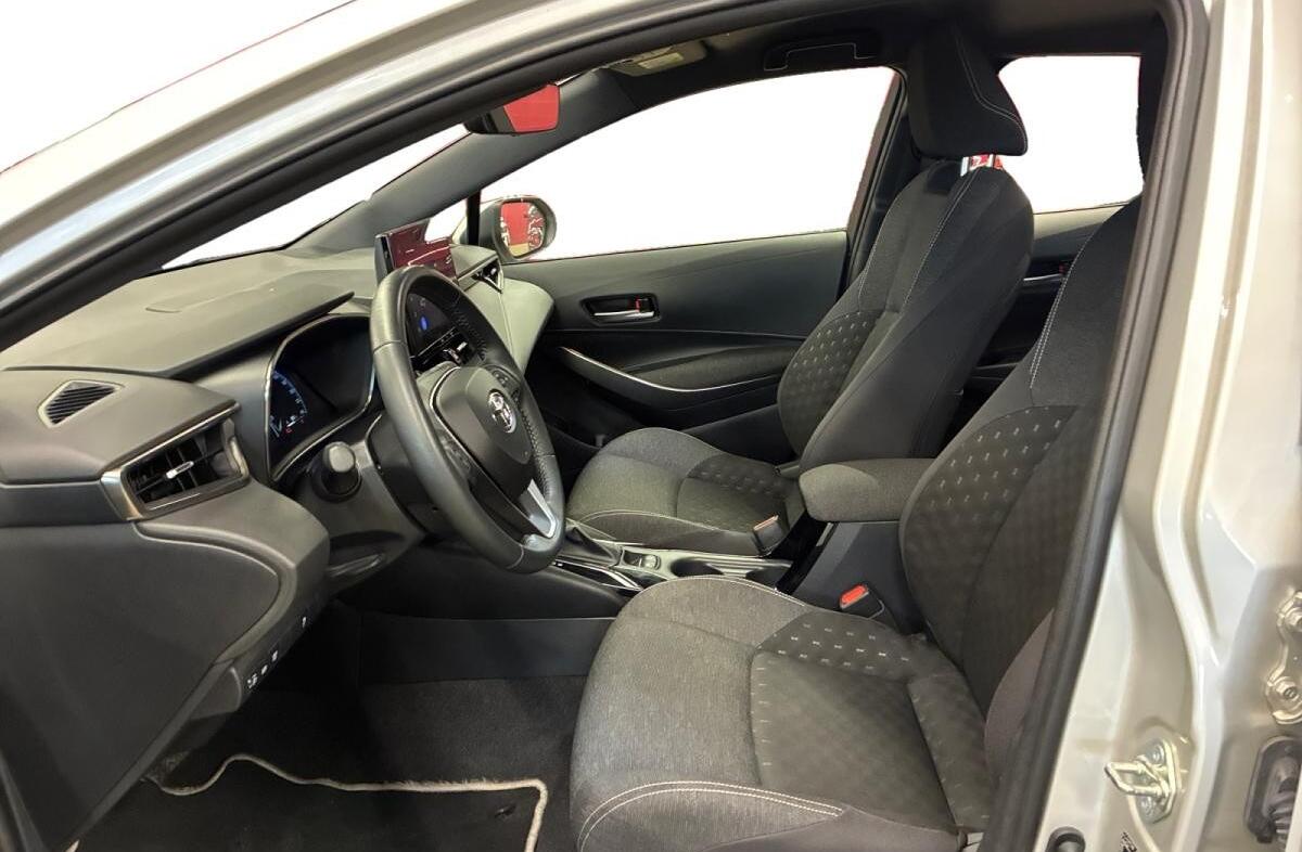 TOYOTA Corolla TS 1.8 Hybrid Business PM