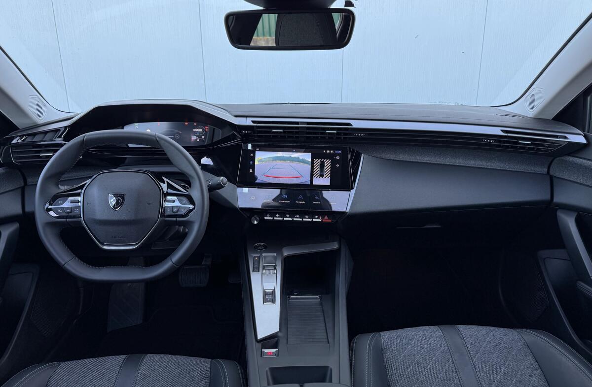 PEUGEOT 408 1.6 Hybrid Allure e-EAT8