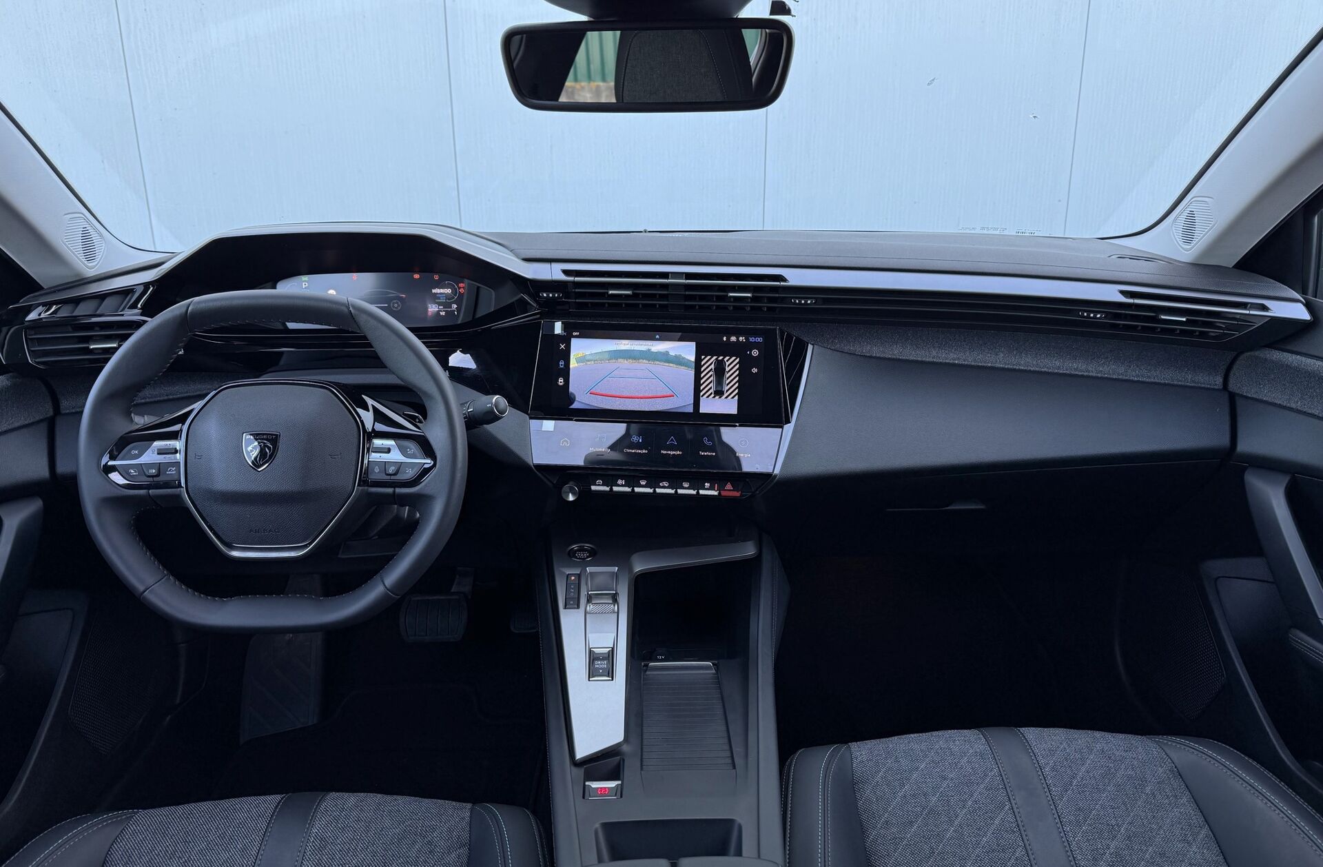 PEUGEOT 408 1.6 Hybrid Allure e-EAT8