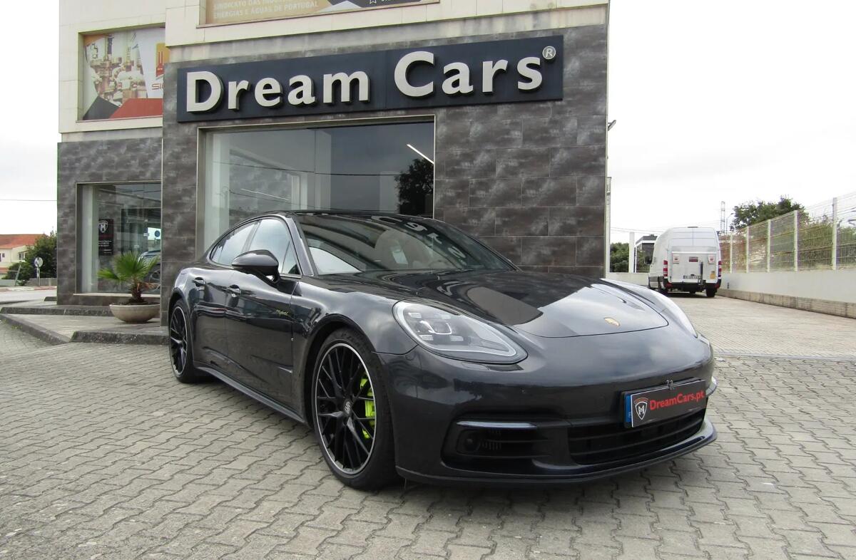 PORSCHE Panamera 4 E-Hybrid