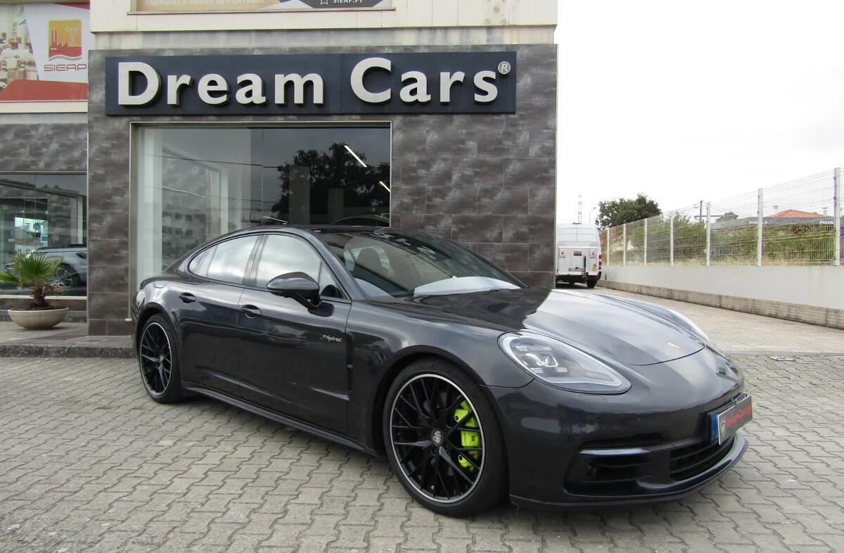 PORSCHE Panamera 4 E-Hybrid