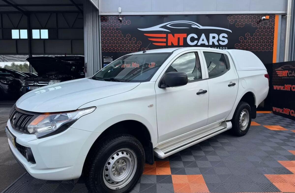 MITSUBISHI L 200 2.4 DI-D CD Invite 4WD