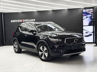 VOLVO XC40 1.5 T5 PHEV Momentum Plus