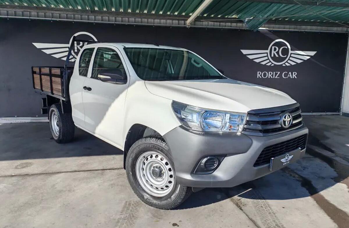 TOYOTA Hilux 2.4 D-4D 4WD CD CM 3L