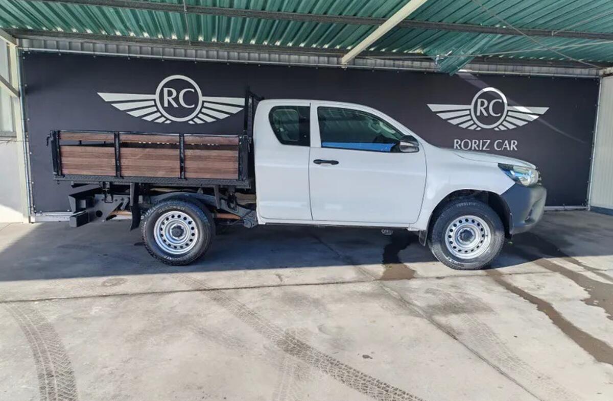 TOYOTA Hilux 2.4 D-4D 4WD CD CM 3L