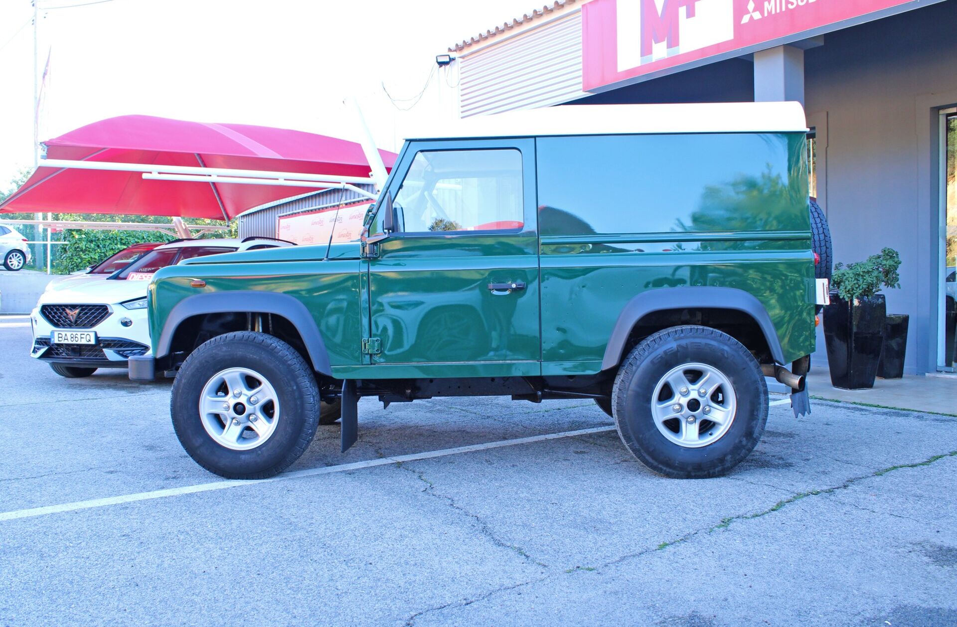 LAND ROVER Defender 90 2.5 Td5 Metal Top