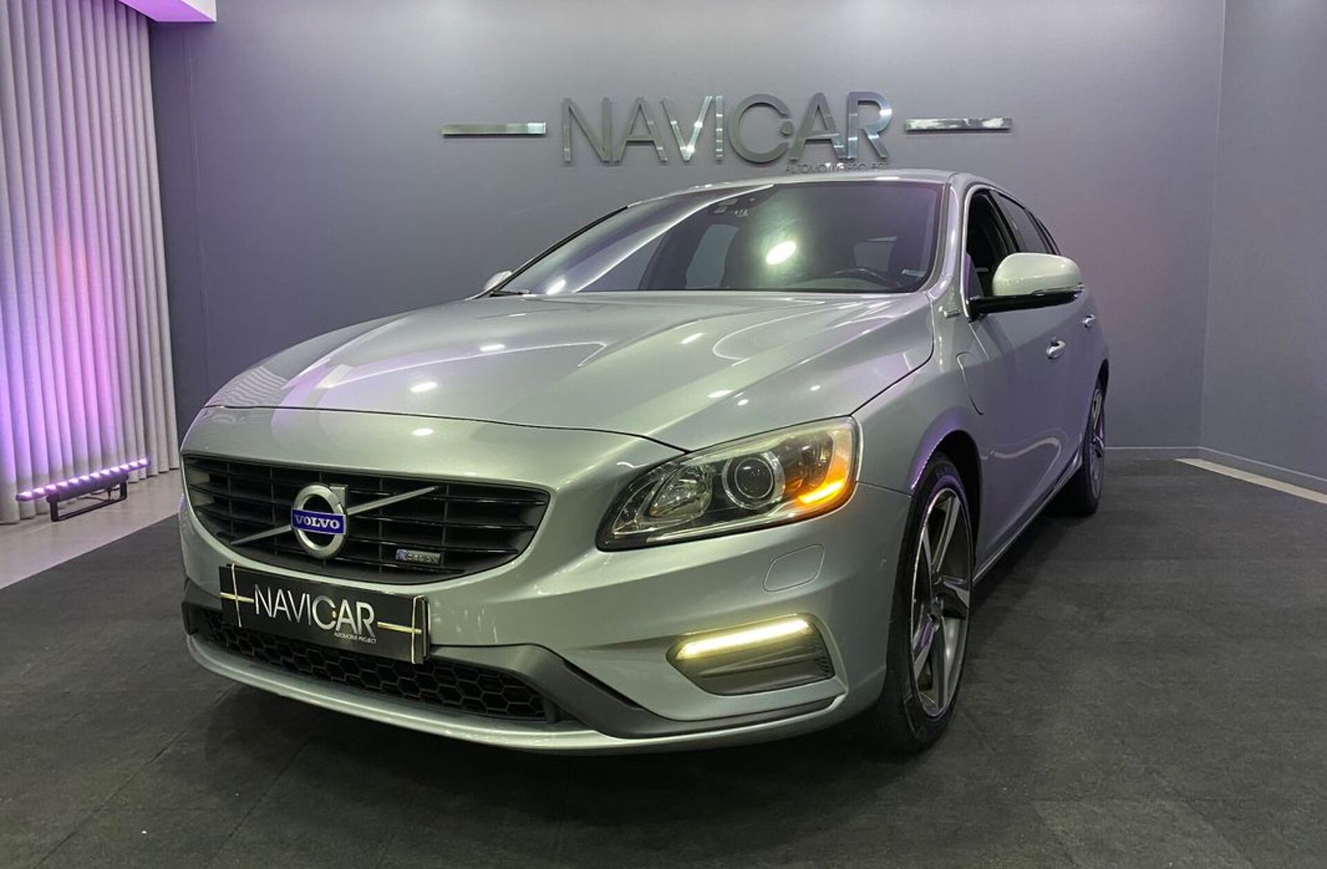 VOLVO V60 2.4 D6 Summum AWD Phev