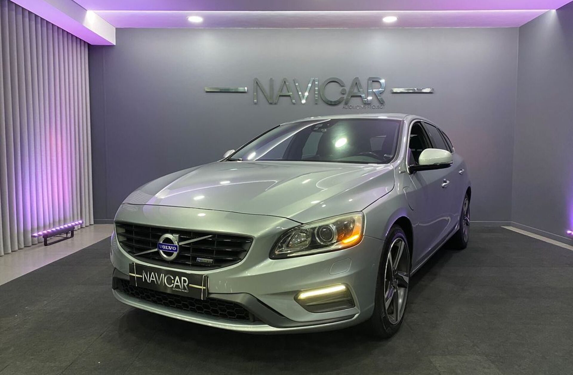 VOLVO V60 2.4 D6 Summum AWD Phev