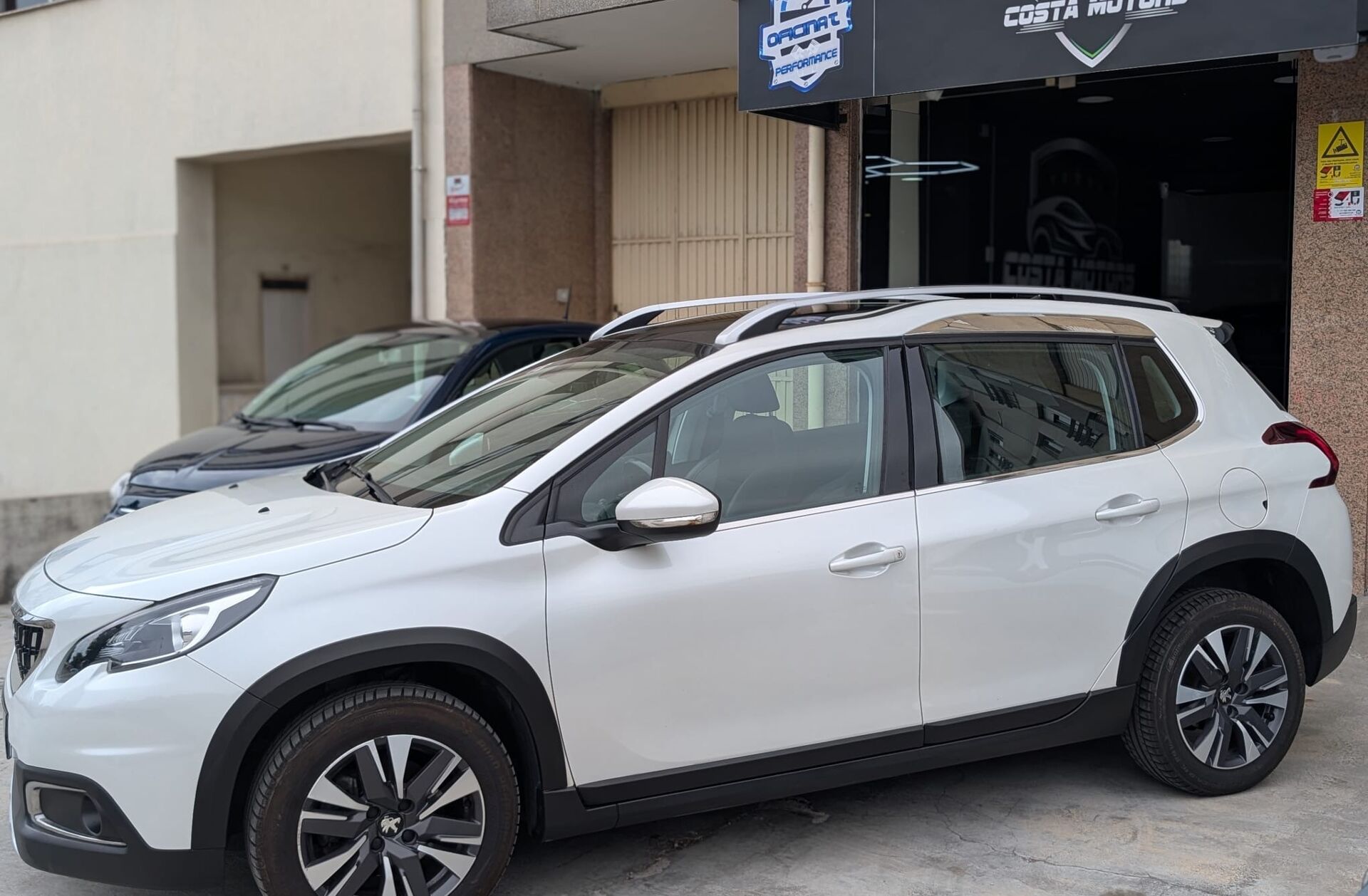 PEUGEOT 2008 1.5 BlueHDi Allure EAT6