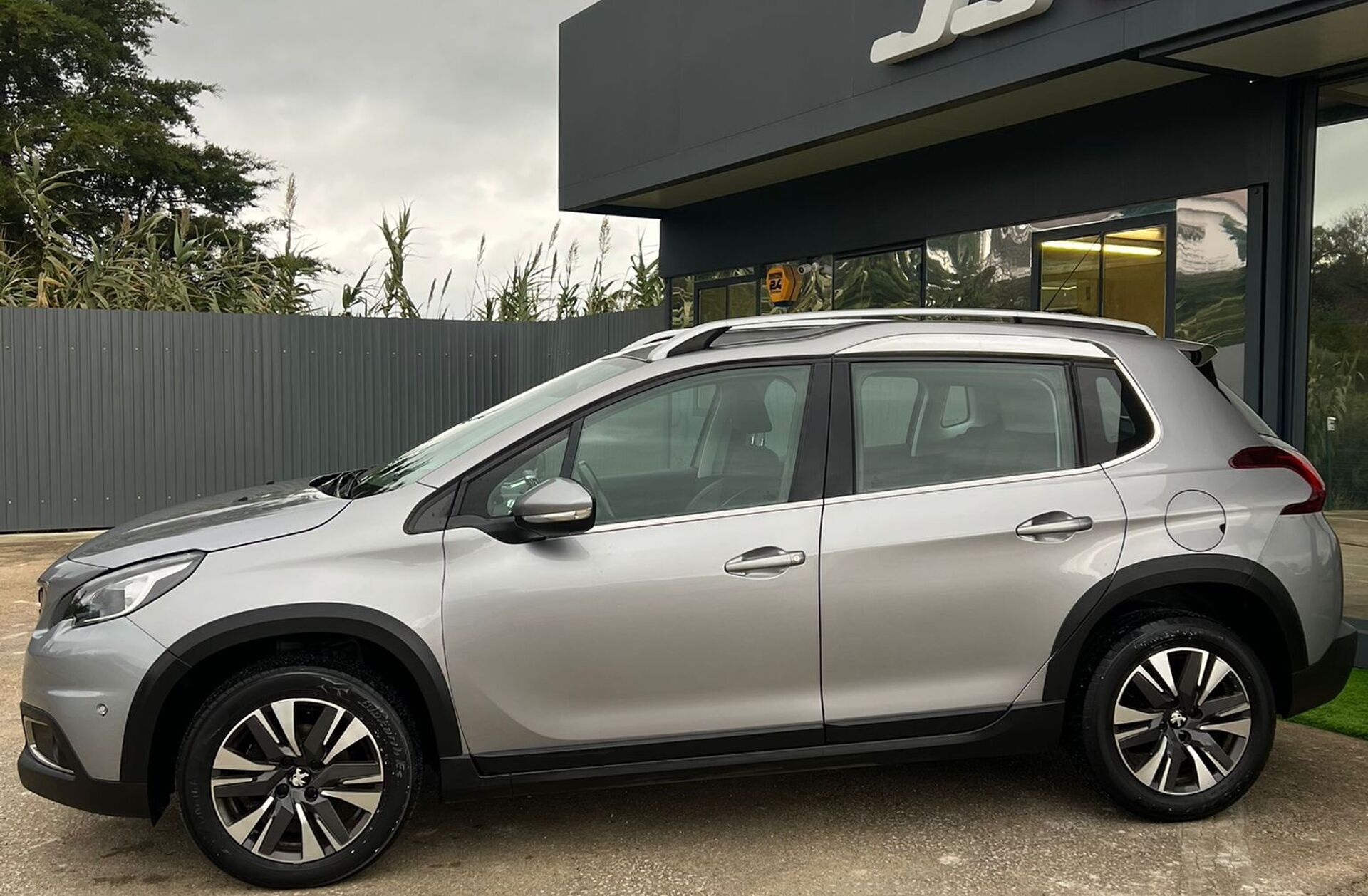 PEUGEOT 2008 1.6 BlueHDi Allure