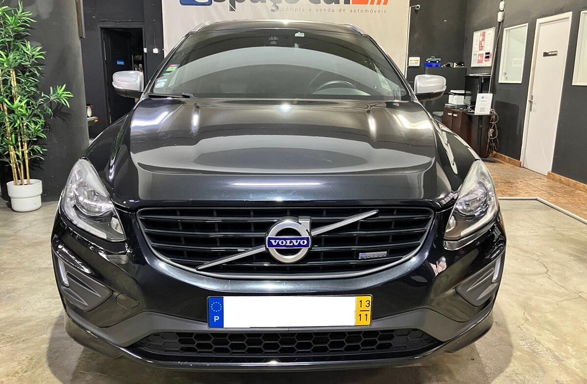 VOLVO XC60 2.0 D4 DRIVe R-Design