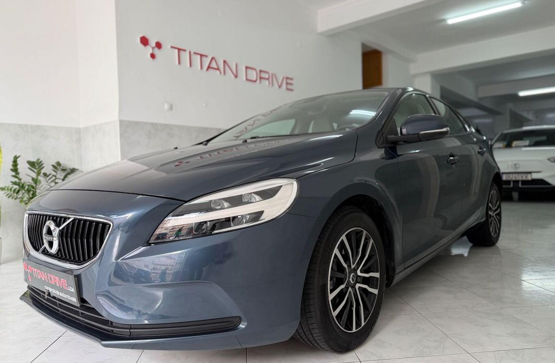VOLVO V40 2.0 D2 Momentum Geartronic