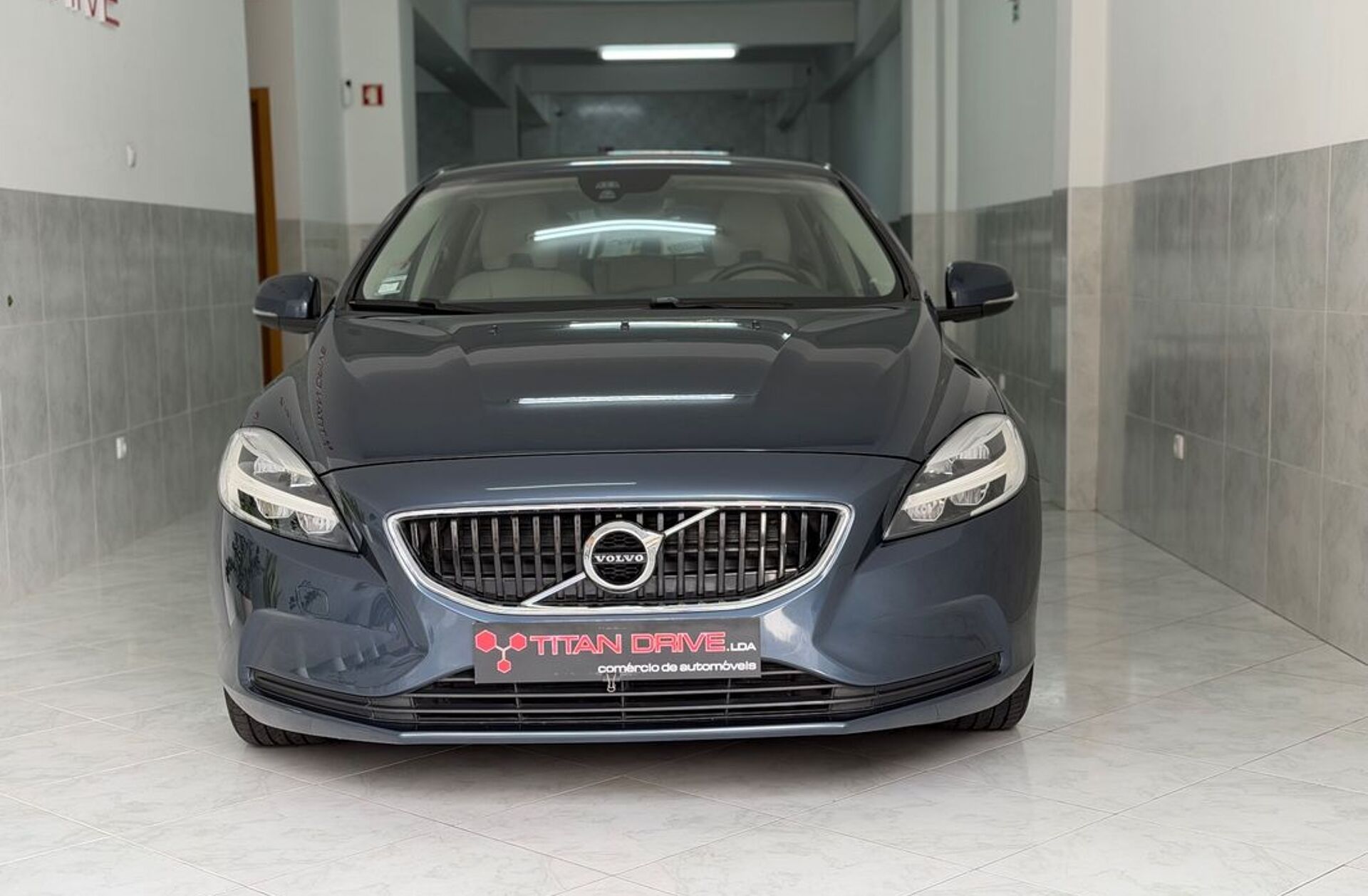 VOLVO V40 2.0 D2 Momentum Geartronic