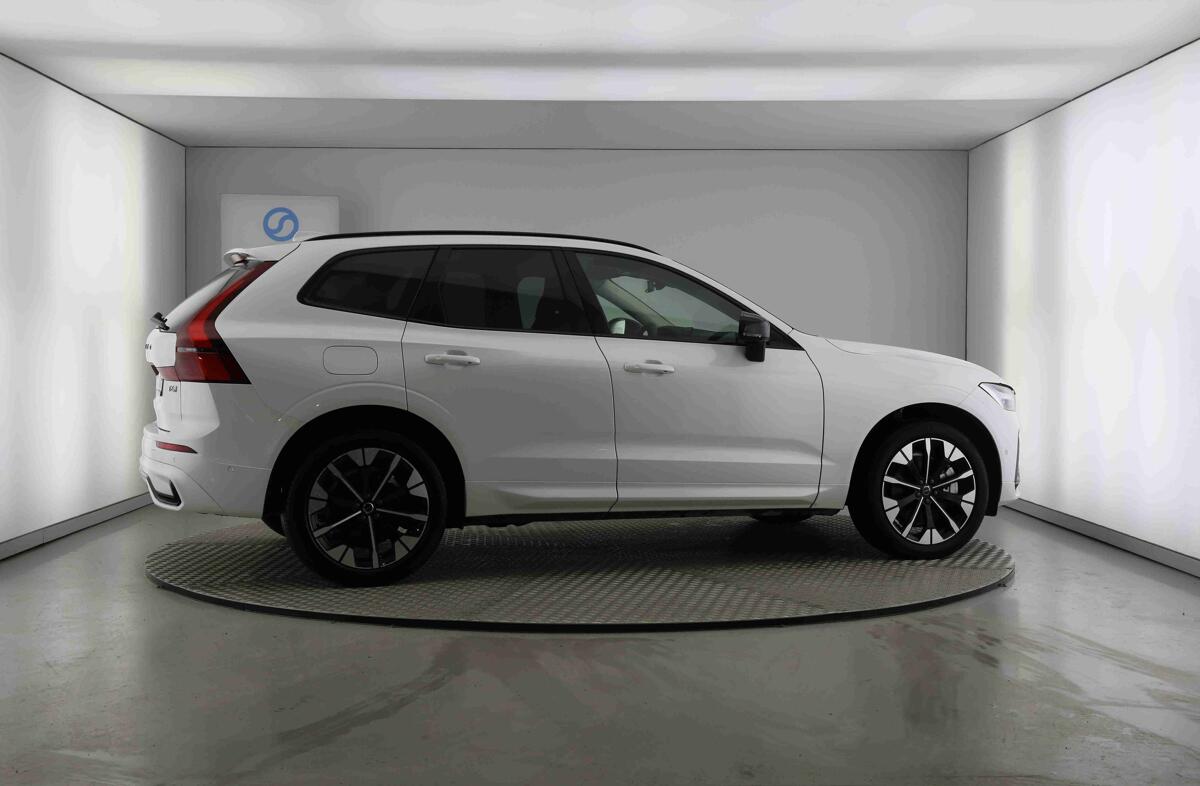 VOLVO XC60 2.0 T6 PHEV Plus Dark AWD