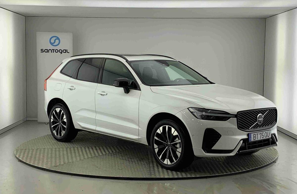 VOLVO XC60 2.0 T6 PHEV Plus Dark AWD
