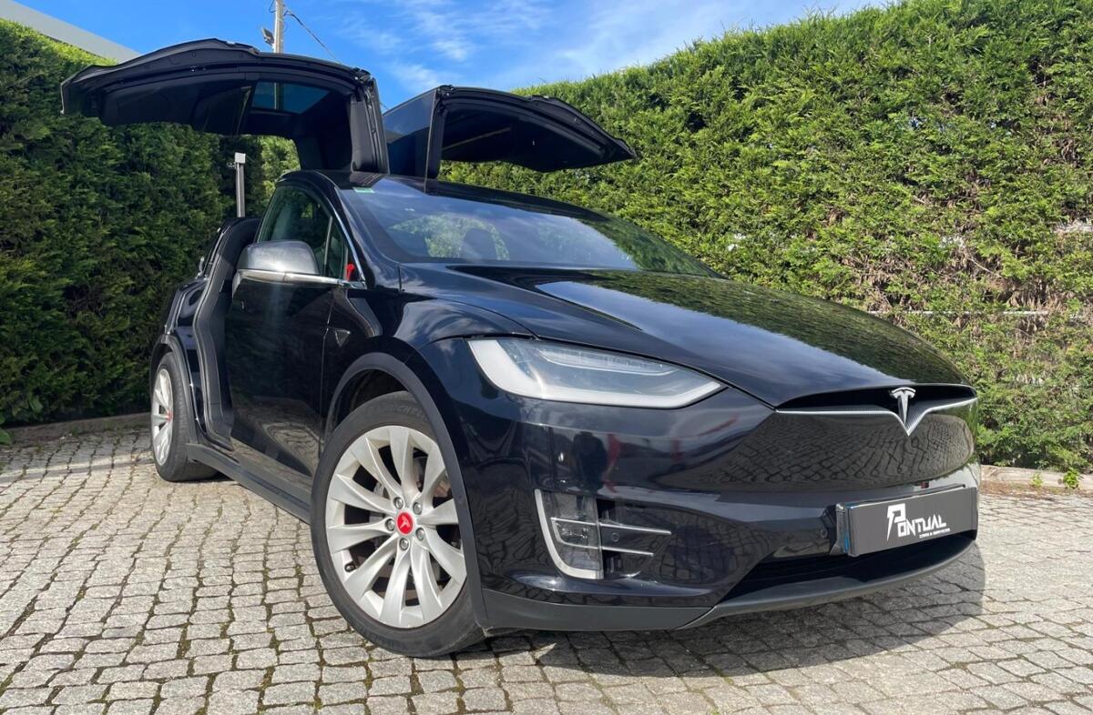 TESLA Model X 75D