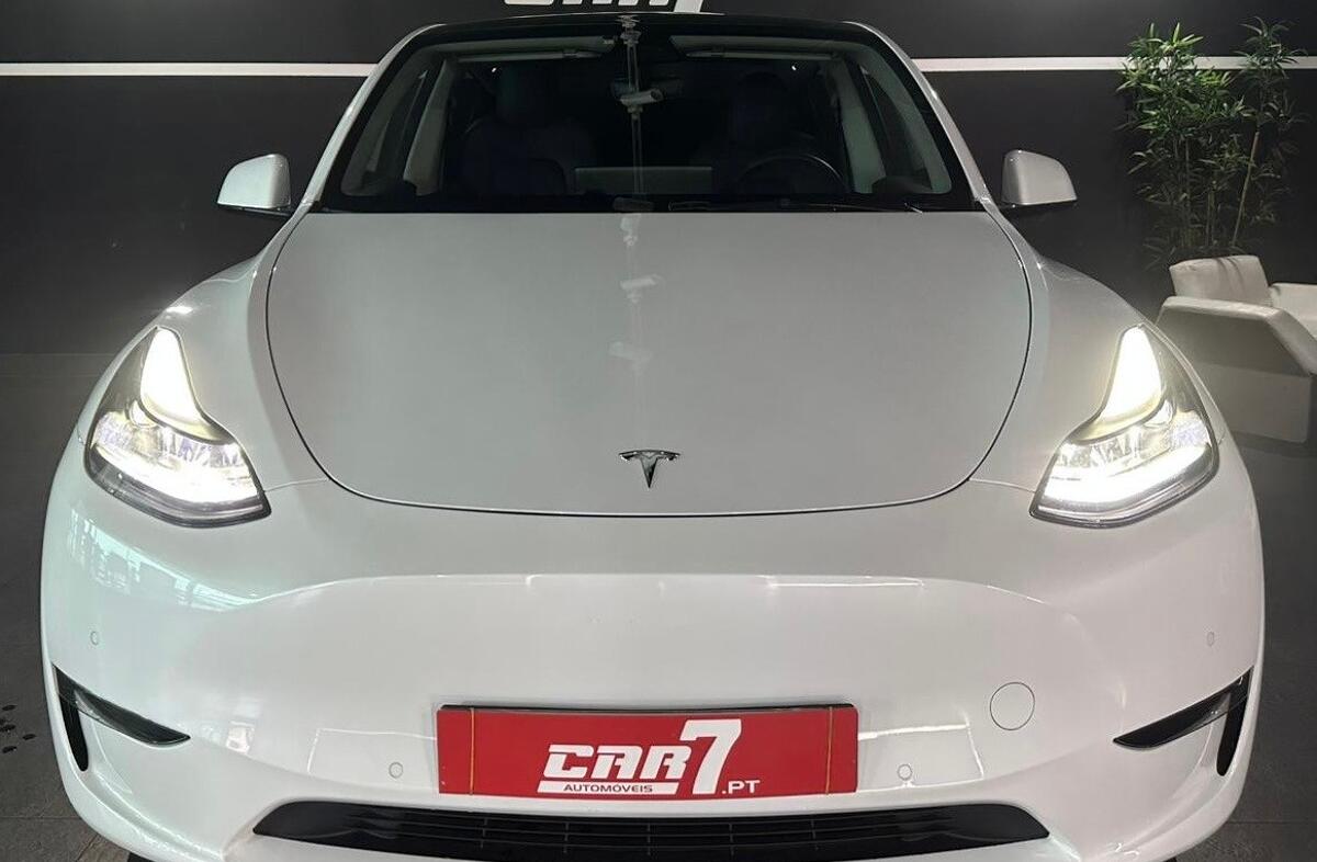 TESLA Model Y Long Range Tração Integral