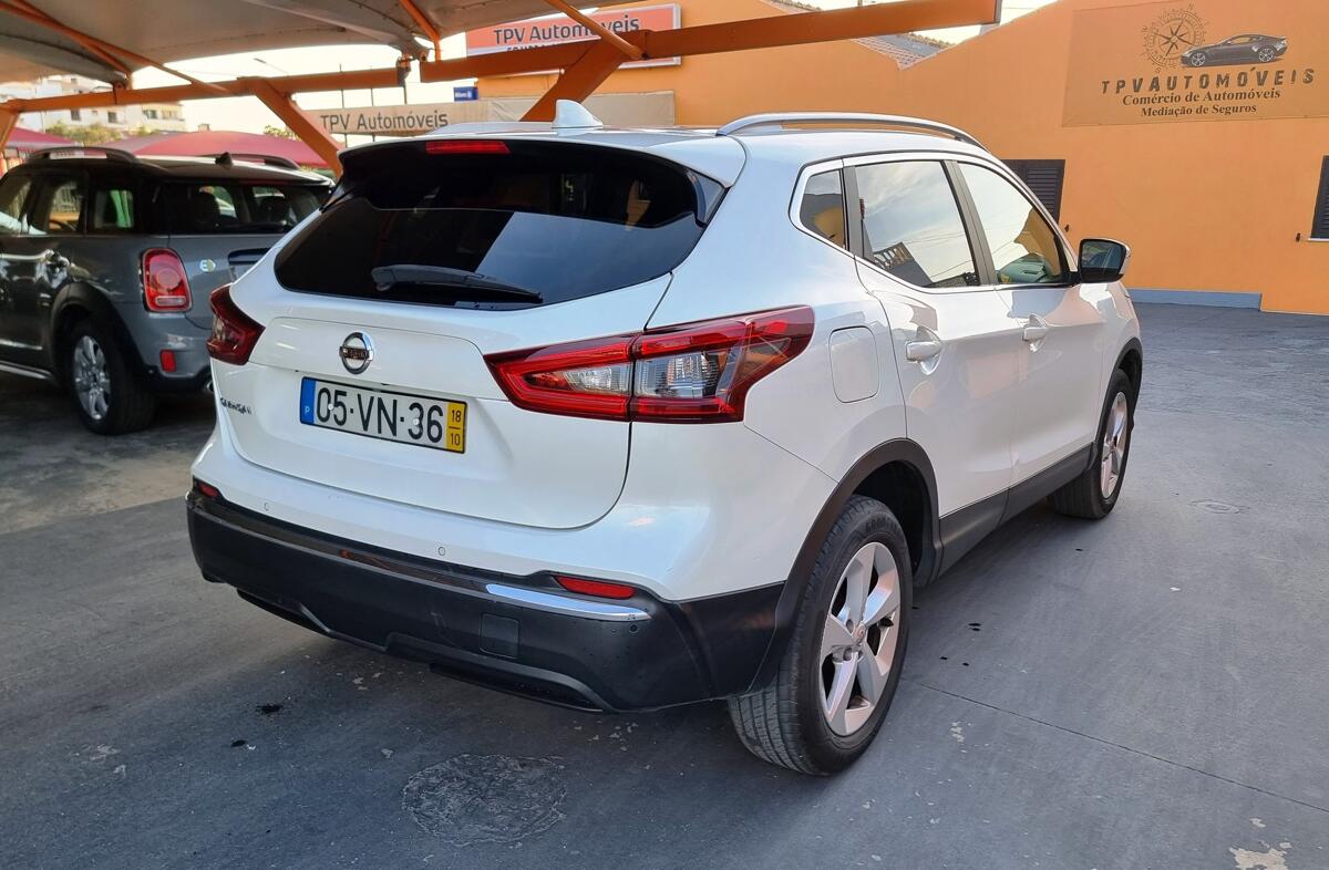 NISSAN Qashqai 1.5 dCi N-Connecta