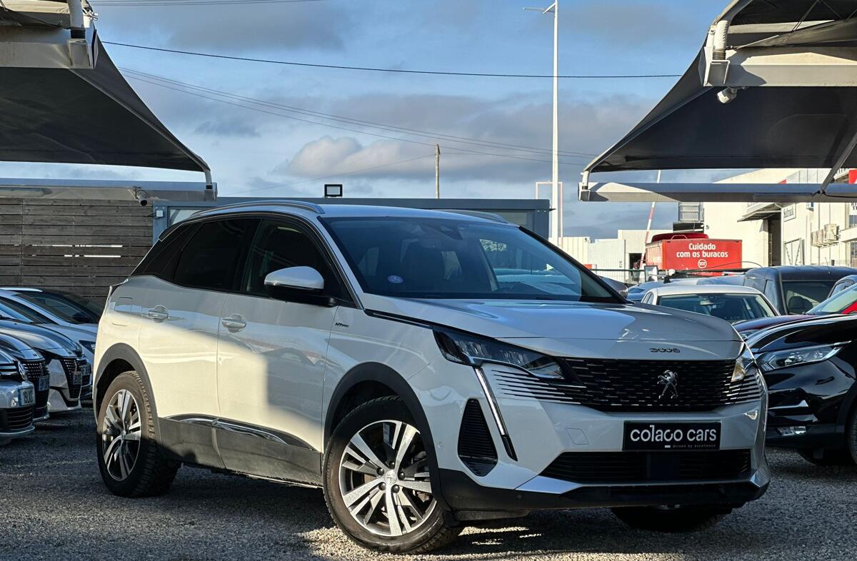 PEUGEOT 3008 1.6 Hybrid4 Allure e-EAT8