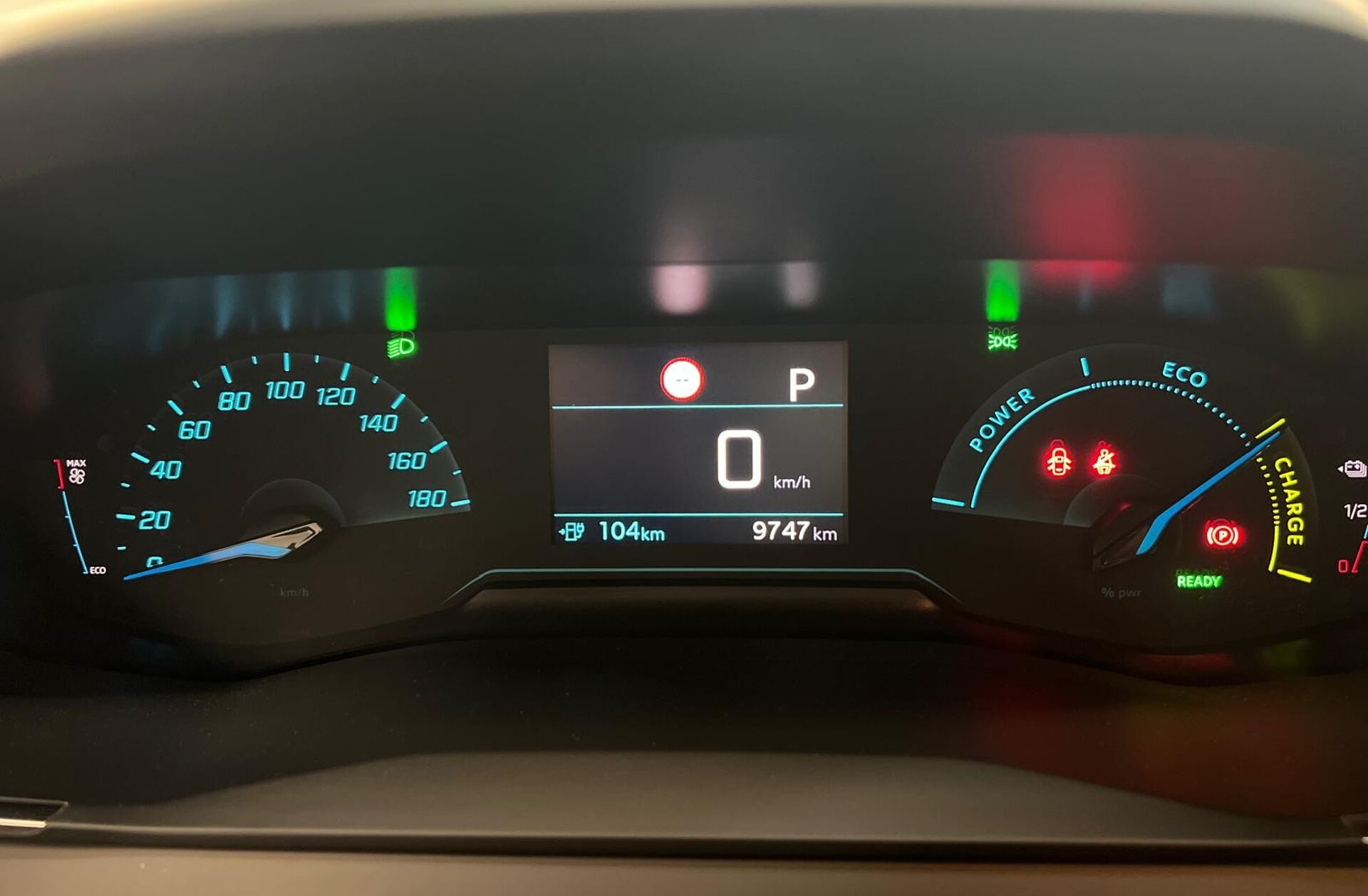 PEUGEOT 2008 e- 50 kWh GT