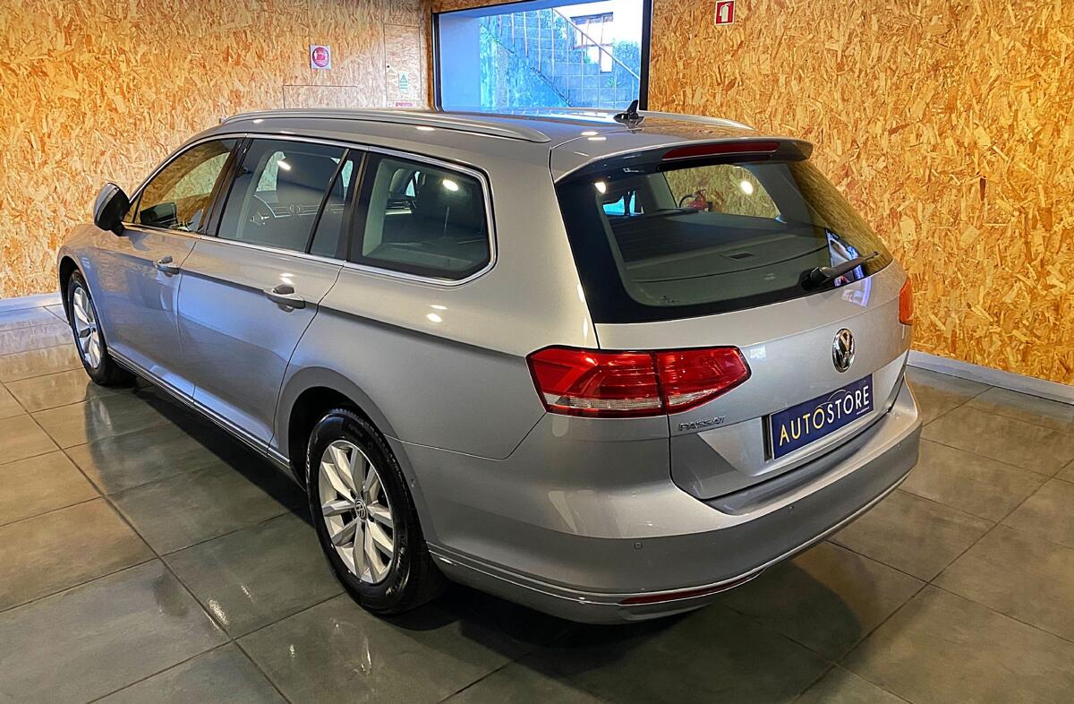 VOLKSWAGEN Passat 1.6 TDI DSG
