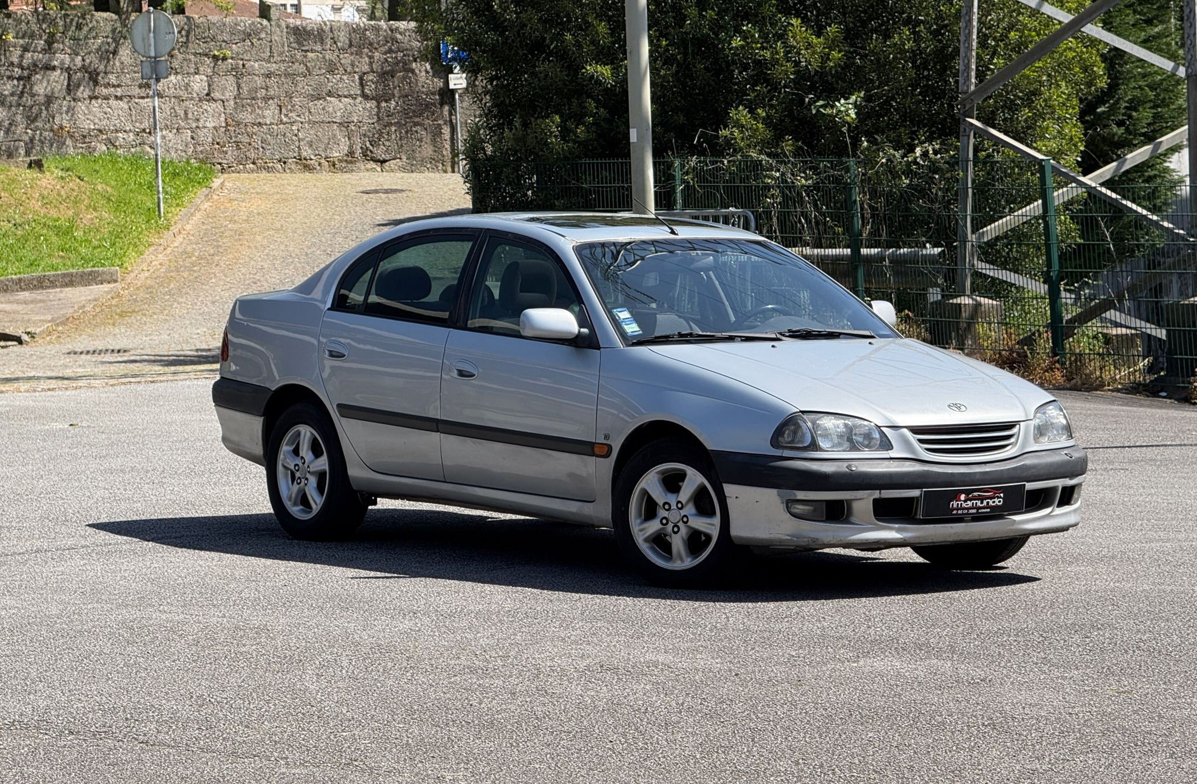TOYOTA Avensis Sedan 2.0 TD Sol EC