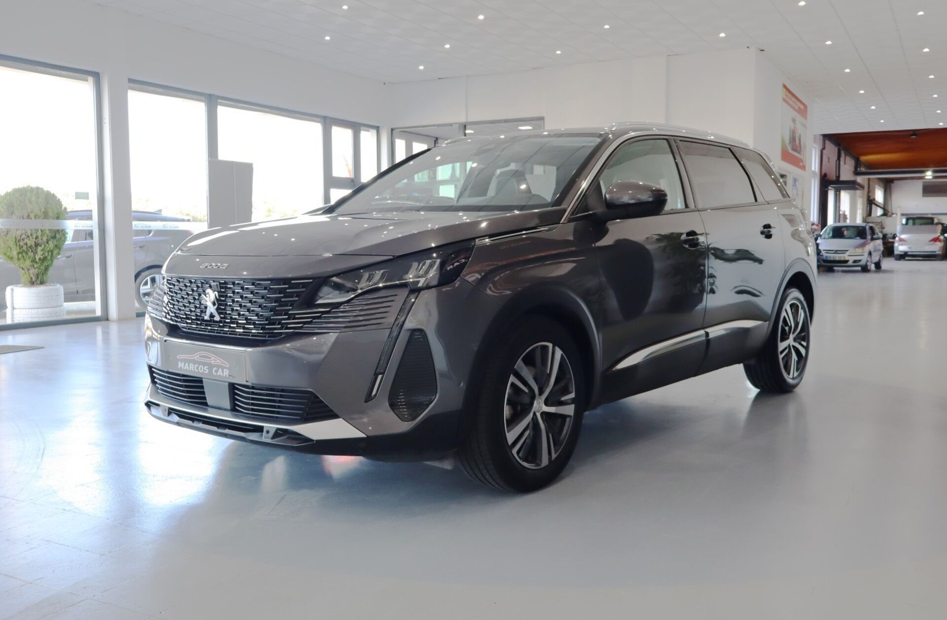 PEUGEOT 5008 1.5 BlueHDi Allure EAT8