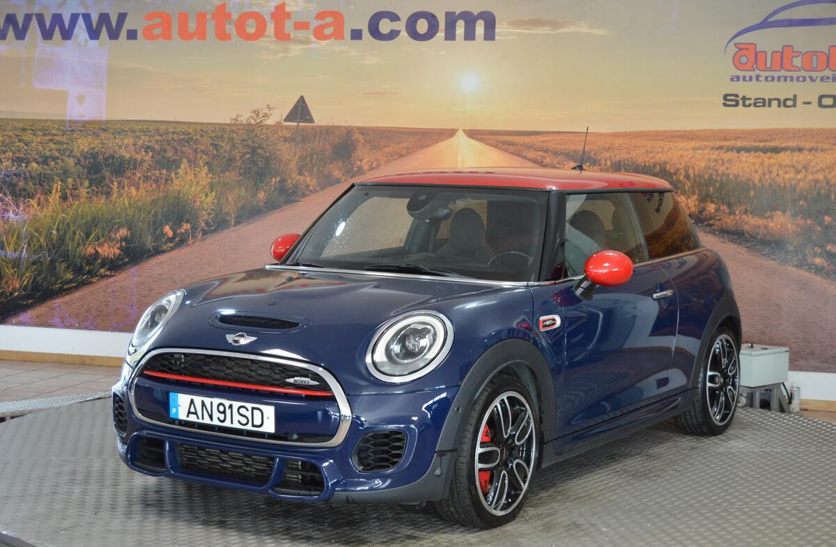 MINI Mini John Cooper Works Auto Desportiva