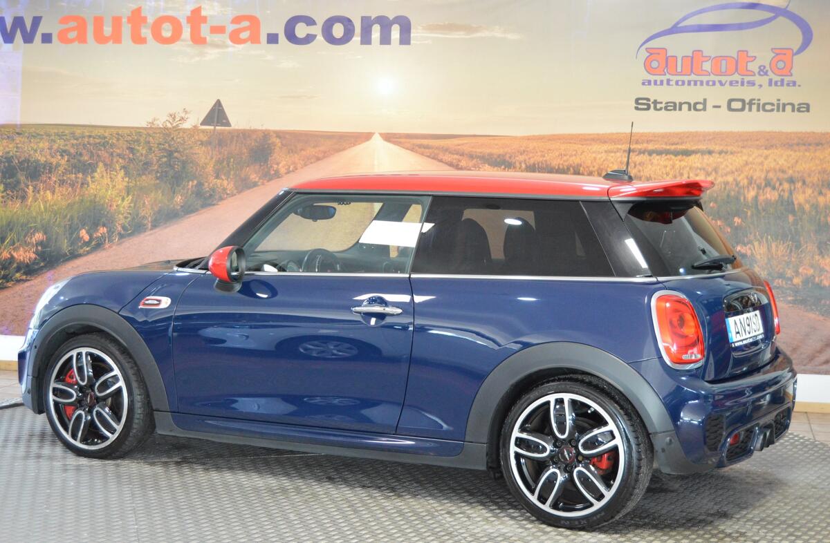 MINI Mini John Cooper Works Auto Desportiva