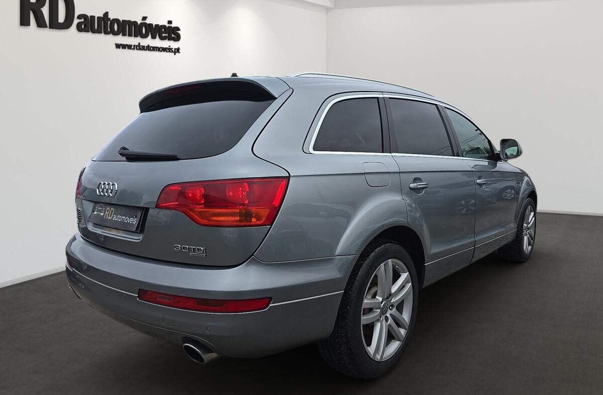 AUDI Q7 3.0 TDi Exclusive Tiptronic
