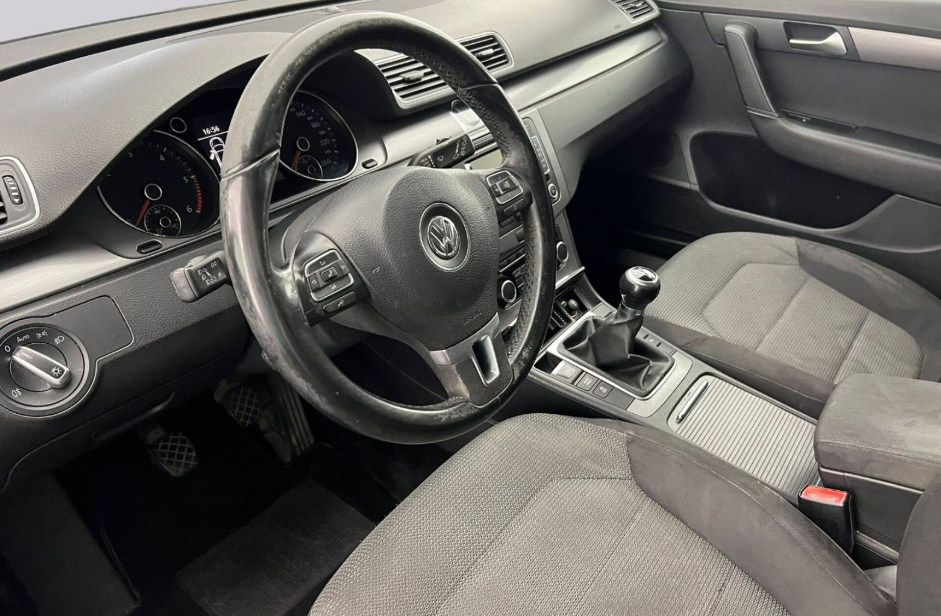 VOLKSWAGEN Passat 1.6 TDi Confortline