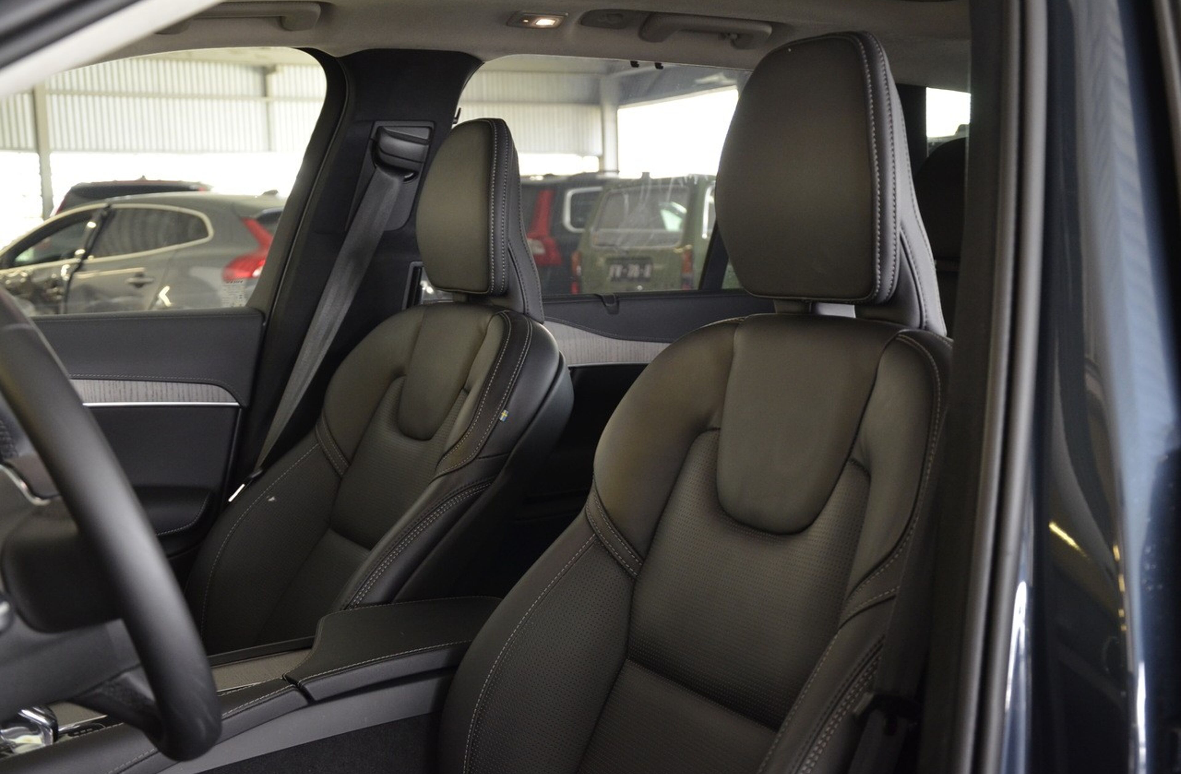 VOLVO XC90 2.0 T8 PHEV Ultimate Dark AWD
