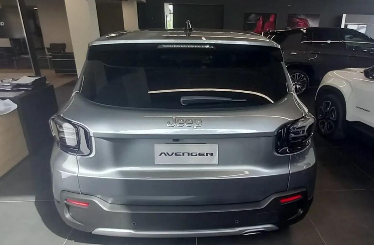 JEEP Avenger 1.2 e-Hybrid Altitude DCT