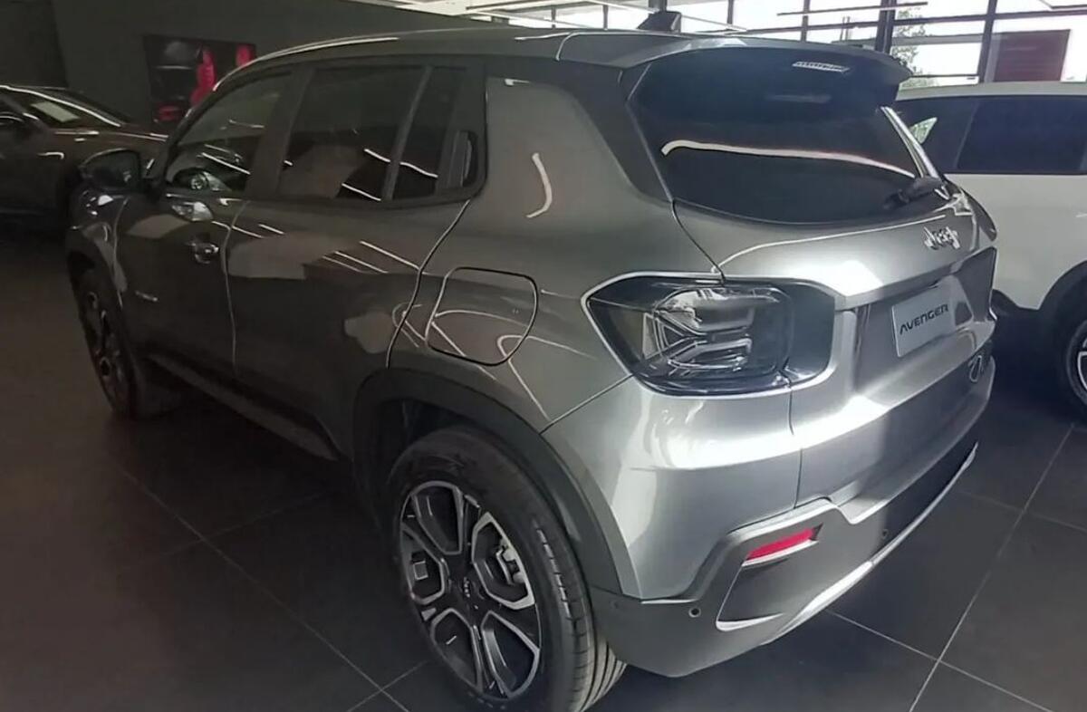 JEEP Avenger 1.2 e-Hybrid Altitude DCT