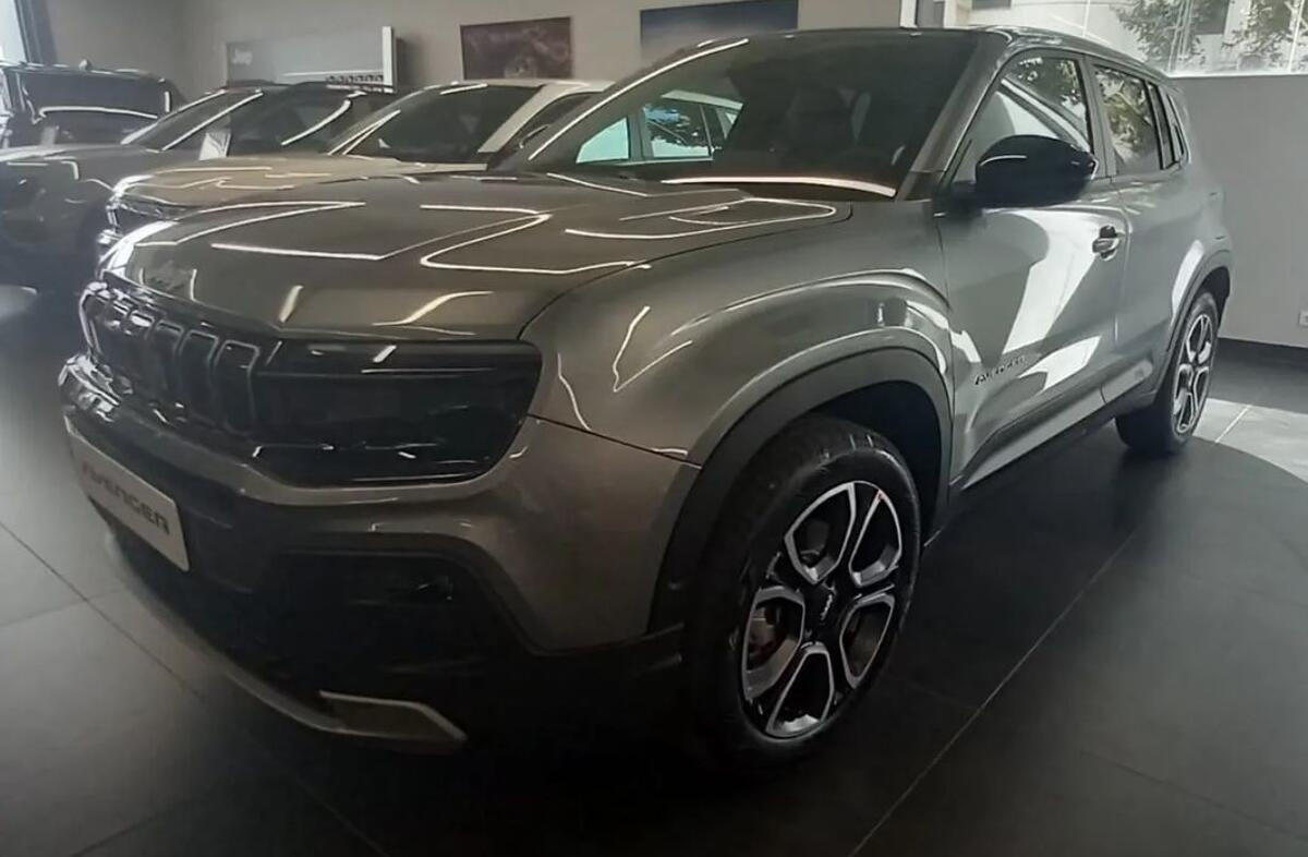 JEEP Avenger 1.2 e-Hybrid Altitude DCT