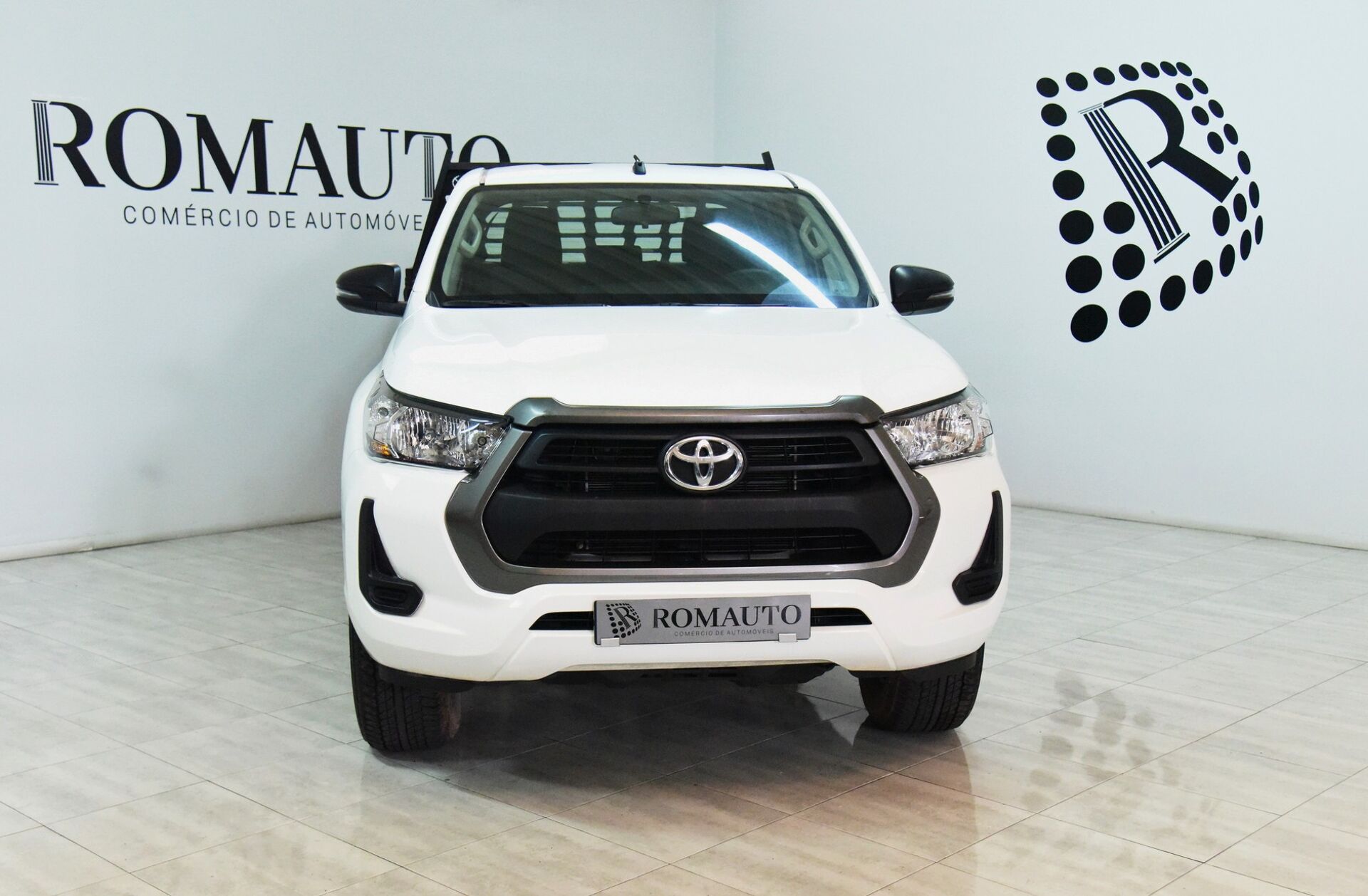 TOYOTA Hilux 2.4 D-4D 2WD CD CM