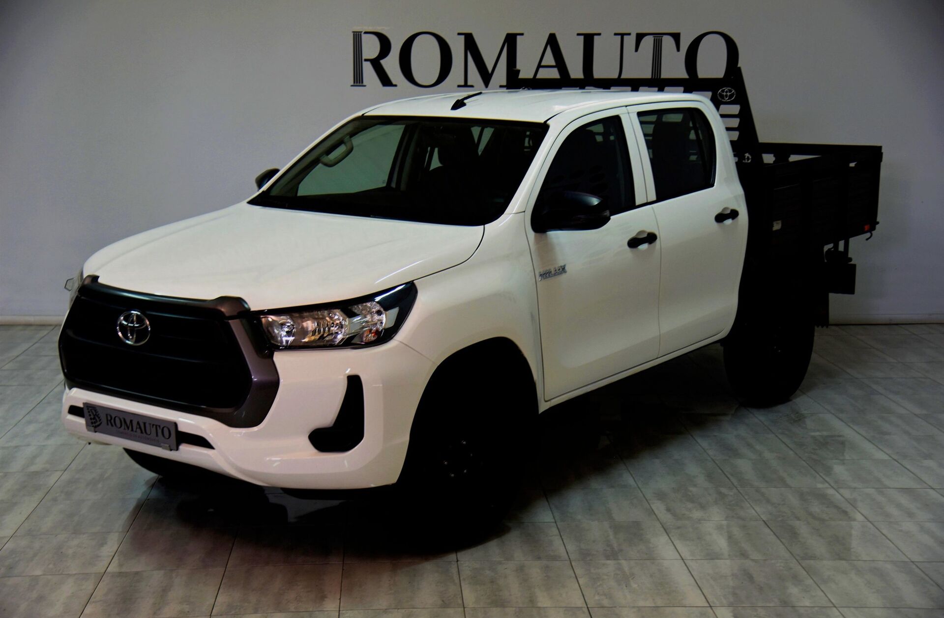 TOYOTA Hilux 2.4 D-4D 2WD CD CM