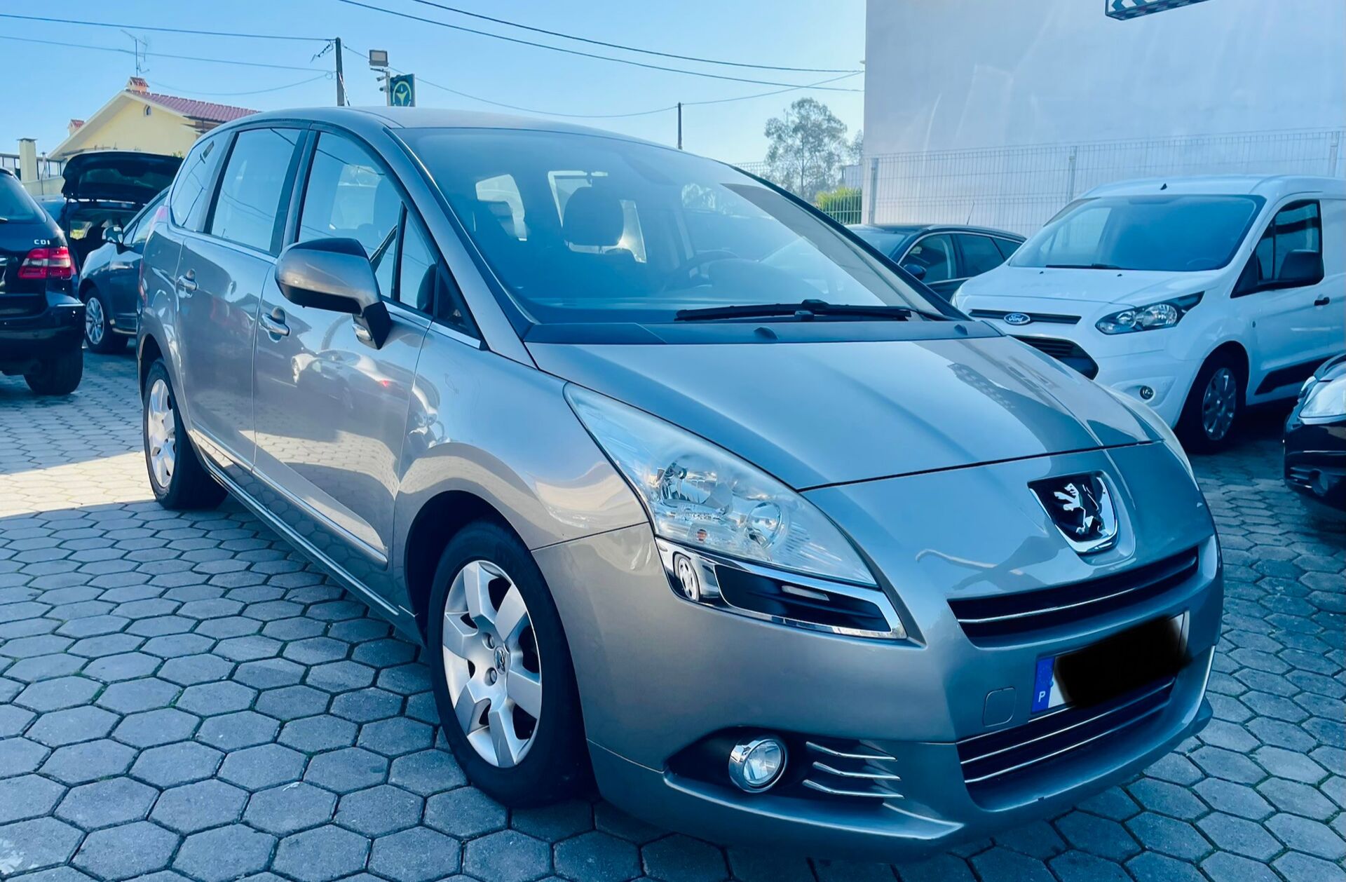 PEUGEOT 5008 1.6 HDi Executive JLL17
