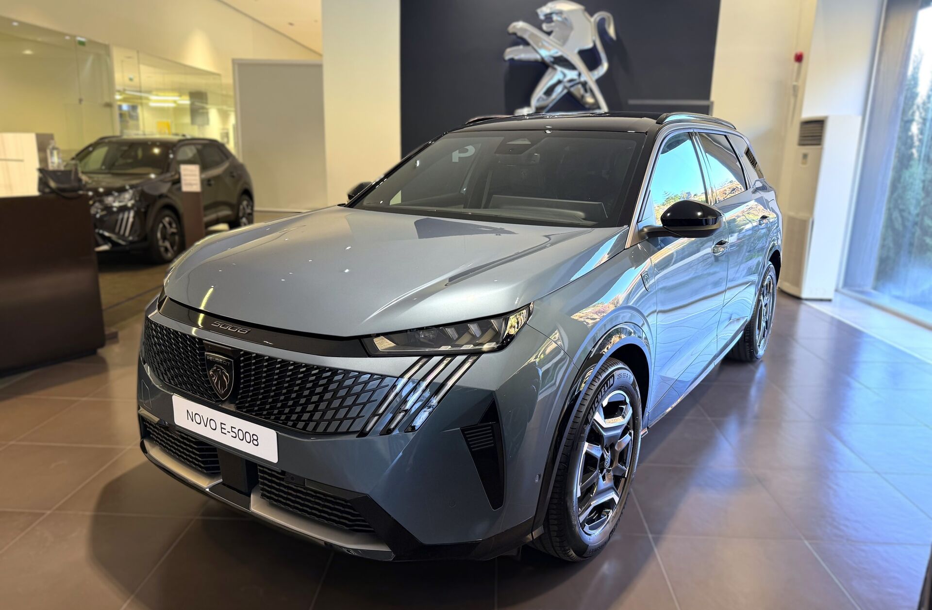 PEUGEOT 5008 e- 73 kWh GT